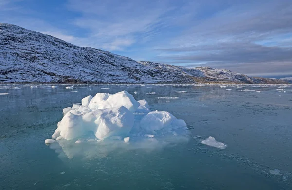 Iceberg Fiordo Glaciar Una Mañana Tranquila Cerca Del Glaciar Eqip — Foto de Stock