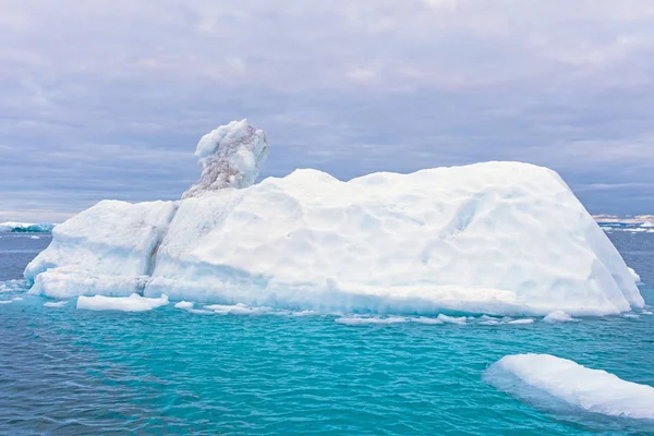 Dramatické Barvy Arktické Vody Fjordu Ilulissat Ledu Grónsku — Stock fotografie