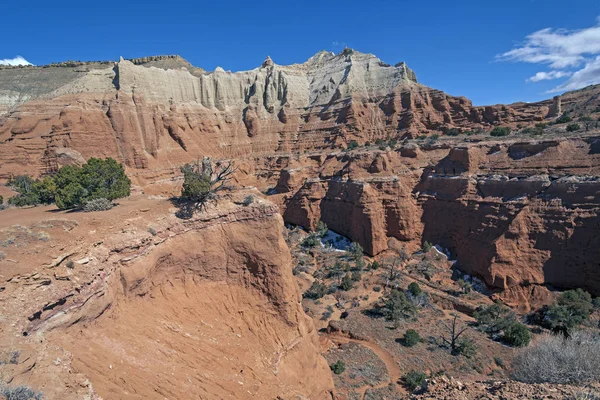 Głęboki Kanion Poniżej Kolorowe Ridge Kadachrome Basin State Park Utah — Zdjęcie stockowe