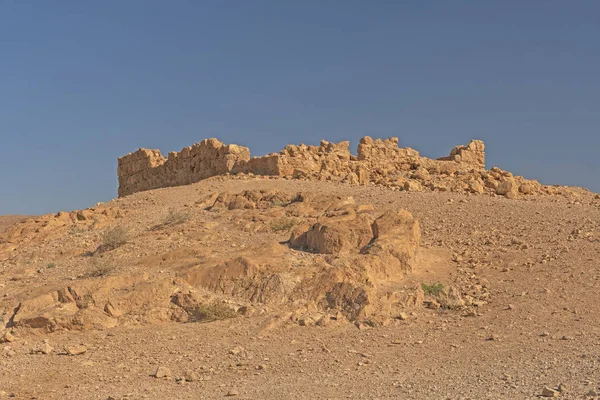 イスラエルのマサダ国立公園のメサの孤立した遺跡 — ストック写真