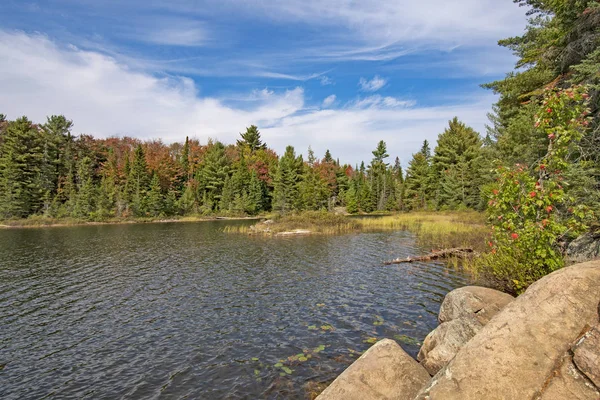 Peck Lake Als Herfstkleuren Beginnen Trekken Algonquin Provincial Park Ontario — Stockfoto