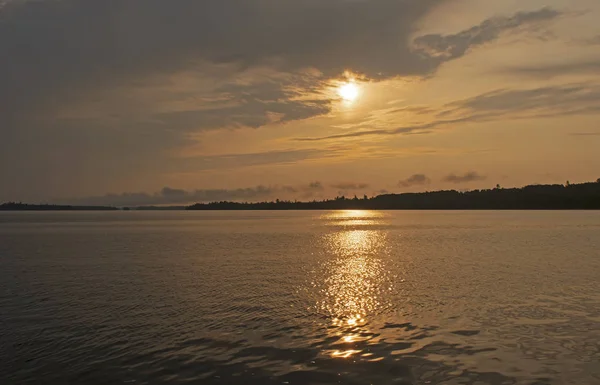 Sonnenaufgang Den Wolken Nordwald Saganaga See Provinzpark Quetico Ontario — Stockfoto