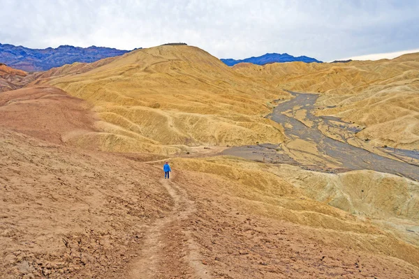 Randonnée Dans Une Vallée Désertique Isolée Dans Vallée Près Zabriskie — Photo