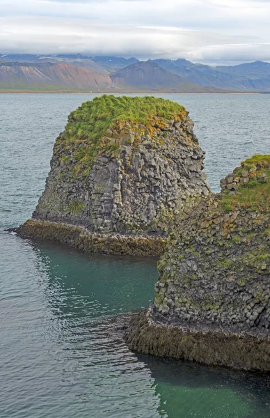 Lávové Výběžky Pobřeží Oceánu Arnarstapi Island — Stock fotografie