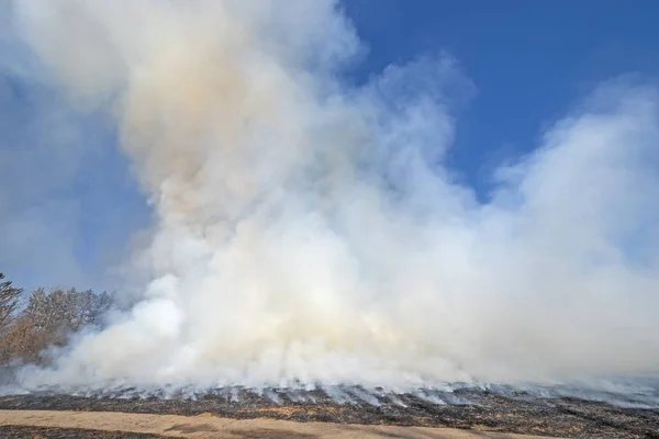 Smoke Clouds Rising ih the Heat of a Prairie Fire — Stock Photo, Image