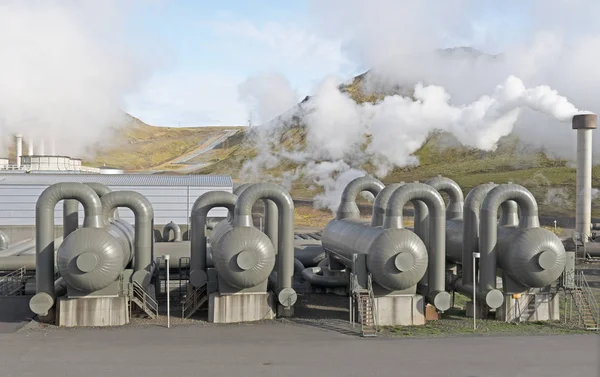 Ång avskiljare vid en geotermisk energianläggning — Stockfoto
