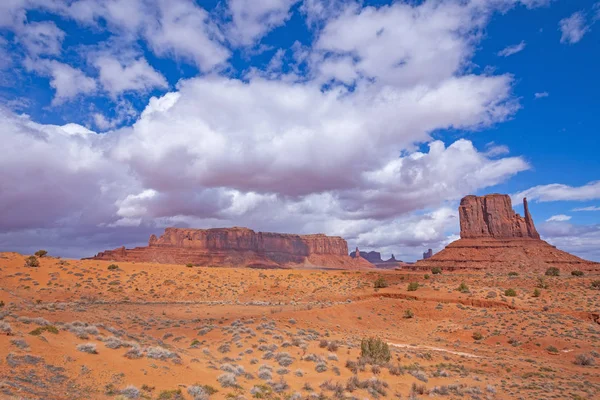 Dramatische Wolken über dem Land der roten Felsen — Stockfoto