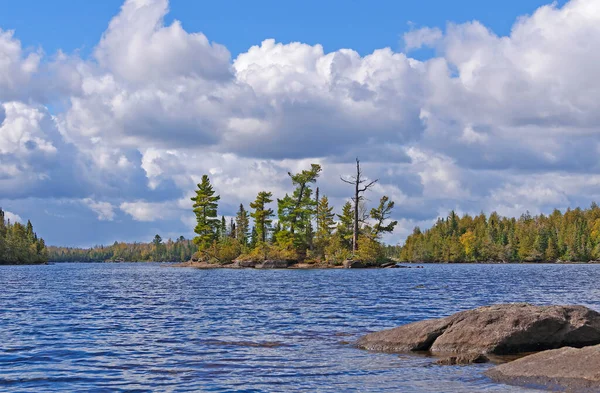 Сонячний Осінній День Північних Лісах Прикордонних Водах Міннесоти — стокове фото