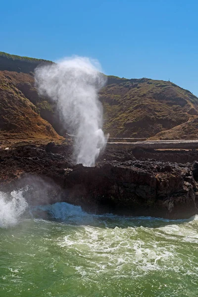 Dramatisk Spouting Horn Kap Perpetua Oregon Kusten — Stockfoto