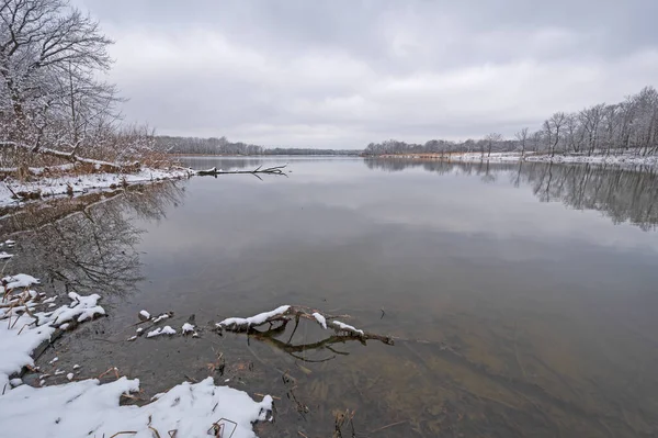 Acque Calme Dopo Una Neve Primaverile Nella Ned Brown Preserve — Foto Stock