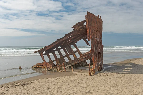 Rusted Skeleton Shipwreck Peter Iredale Fort Stevens State Park Oregon — Photo