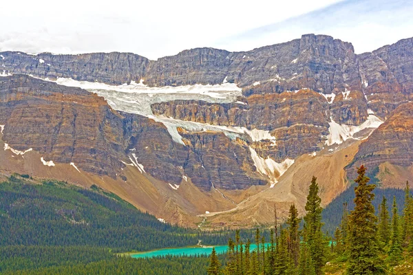 Alpine Crowfoot Glacier High Eroded Mountain Ridge Banff National Park — Stock Photo, Image