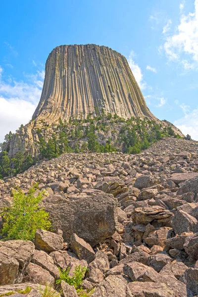 Blick Auf Ein Felsbrockenfeld Einem Monolithen Devils Tower National Monument — Stockfoto
