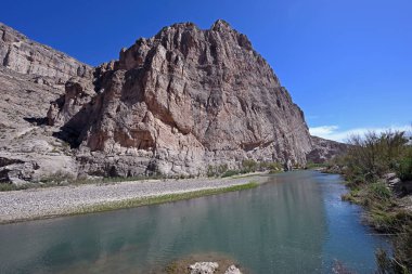 Teksas 'taki Big Bend Ulusal Parkı' ndaki Boquillas Kanyonu 'ndaki Çöldeki Uçurumlar