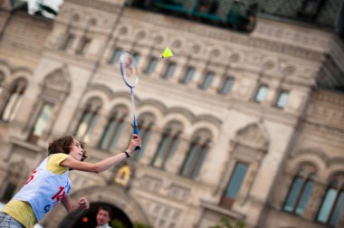 Moskova, Rusya - 30 Mayıs 2013: kız badminton oynamaktan Kızıl meydan