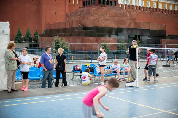 Moskau, russland - 30. Mai 2013: Badmintonwettbewerb auf dem Roten Platz — Stockfoto