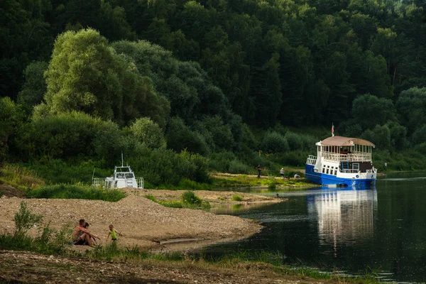 Das Alte Schiff Das Ufer Des Flusses Oka Festgemacht Hat — Stockfoto