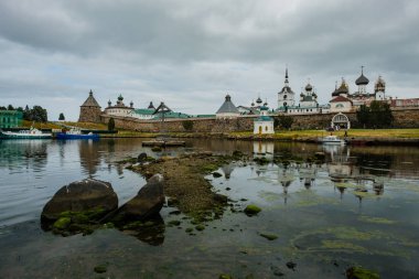 Solovki, Cumhuriyeti, Karelya, Rusya Federasyonu - 14 Ağustos 2018: Yaz günü Solovki Manastırı