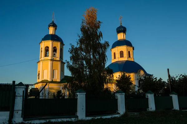 Veduta Della Chiesa Petropavlovskaja Autunno Yasenevo Tramonto — Foto Stock