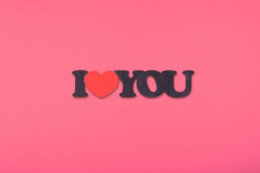 Bir pembe seniseviyorum.