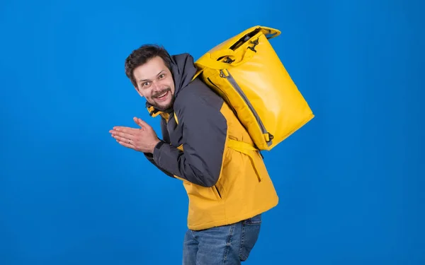 Emotional Food Delivery Guy Grin His Face Yellow Uniform Refrigerator — Stock Photo, Image