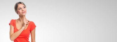 Sevimli kadın bir yana 