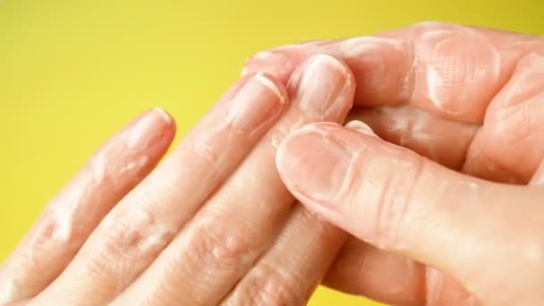 Woman Hands Applying Moisturizing Cosmetic Cream Vilvet Skin Concept Moisturizing — Stock Video