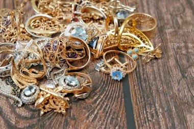 Birçok altın ve gümüş mücevher kopyalama alanı, rehinci konsepti, kuyumcu dükkânı konsepti