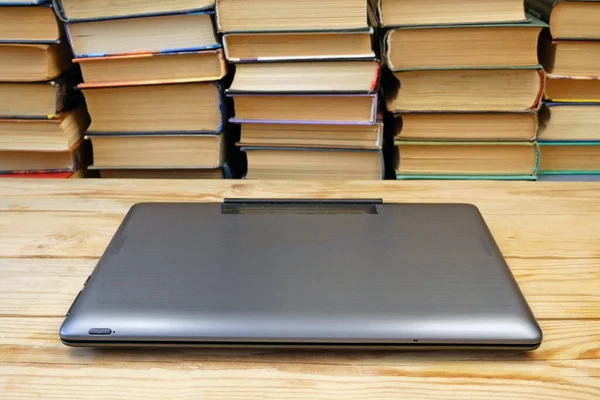 Online Learning Studing Teaching Concept Books Pile Laptop Remote Education — Stock Photo, Image