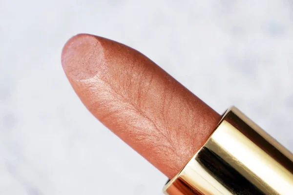 Hermoso Tubo Lápiz Labial Sobre Fondo Gris Nadie Primer Plano —  Fotos de Stock