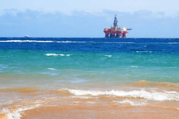 Mooi Strand Omgeving Het Olieplatform Oceaan Santa Cruz Tenerife Spanje — Stockfoto