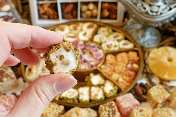 Ανατολικά Γλυκά Μεγάλη Ποικιλία Τούρκικη Απόλαυση Αμύγδαλο Παραδοσιακό Μέλι Μπακλαβά — Φωτογραφία Αρχείου