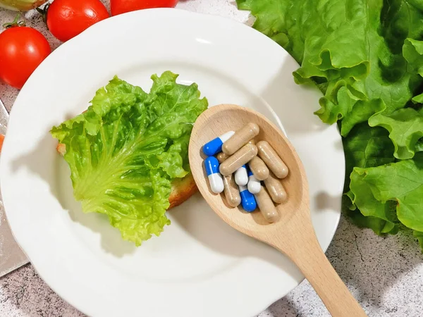 Comida Saudável Pílulas Salmão Legumes Frutas Medicamentos Drogas Conceito — Fotografia de Stock