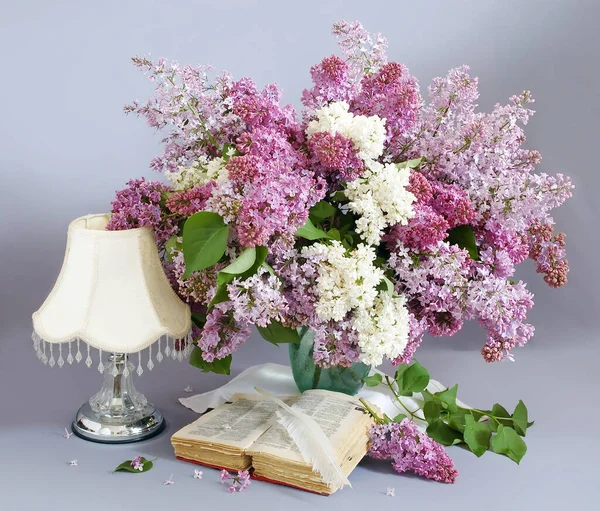 Verdenslærerens Dagskoncept Blomster Bundt Kort Kloden Bøger Bunke - Stock-foto