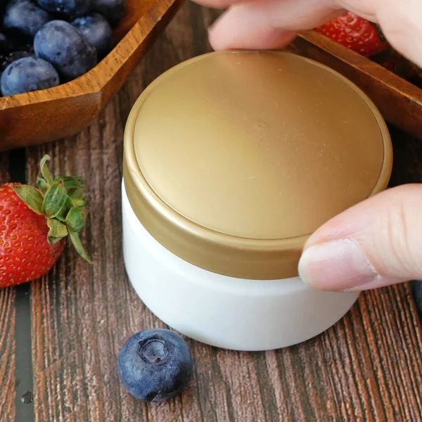 Natural Cream Cosmetic Jar Fresh Strawberry Blueberries Background — Stock Photo, Image
