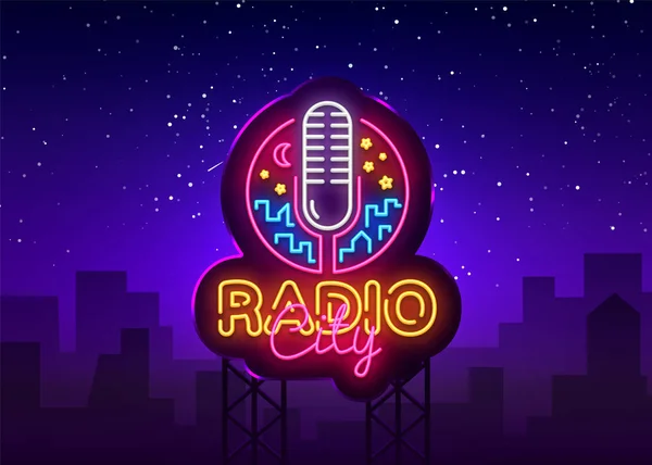 Radio Neon Logo Vector. Radio City neon tanda, desain template, desain tren modern, malam neon papan nama, malam cerah iklan, spanduk cahaya, seni ringan. Vektor ilustrasi. Billboard - Stok Vektor