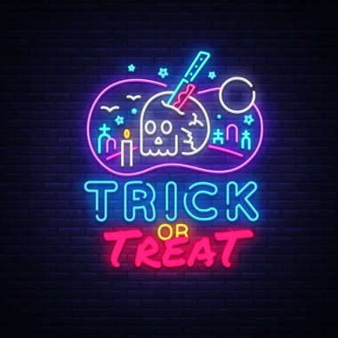 Cadılar Bayramı Neon işareti Vektör. Trick or Treat neon poster, tasarım şablonu, modern trend tasarımı, gece tabelası, gece parlak reklam, ışık afiş, ışık sanat. Vektör çizimi
