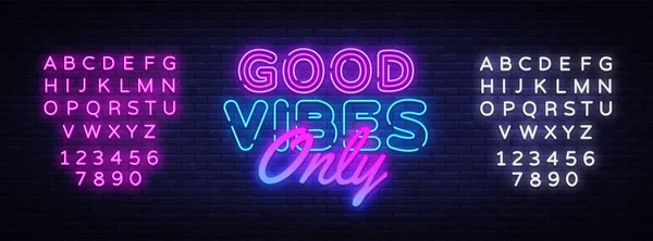 Только неоновый текстовый векторный дизайн искушает. Good Vibes neon logo, light banner, design element, night bright advertising, bright sign. Векторная иллюстрация. Редактирование неонового знака — стоковый вектор