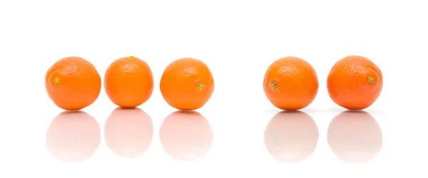 Tangeriner isolert på hvit bakgrunn – stockfoto