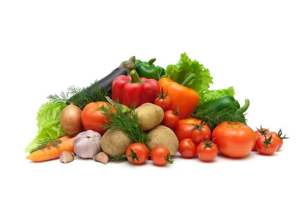 Овощи и зелень на белом фоне — стоковое фото