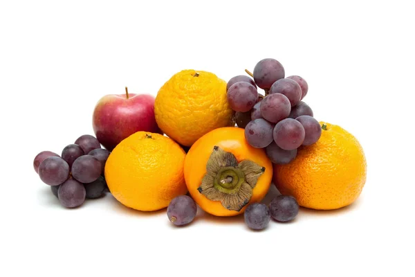 Fruta madura suculenta isolada no fundo branco . — Fotografia de Stock