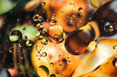 Su damlalarından gelen renkli arkaplan