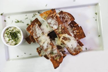 kruton Peynirli ekmek