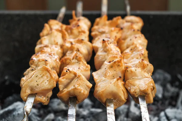 Barbekü tavuk gevrek gevrek kabuk ile