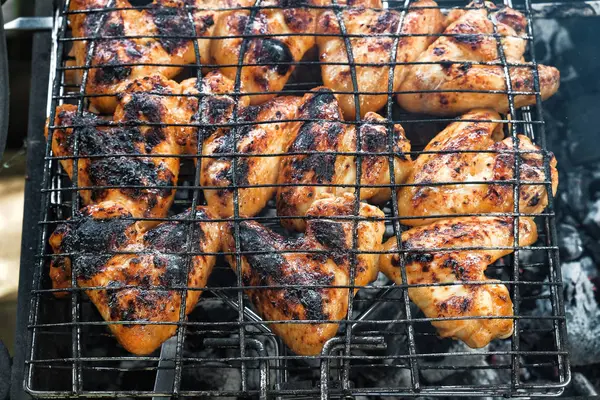 Barbekü tavuk gevrek gevrek kabuk ile