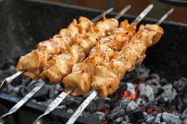 Barbekü tavuk gevrek gevrek kabuk ile