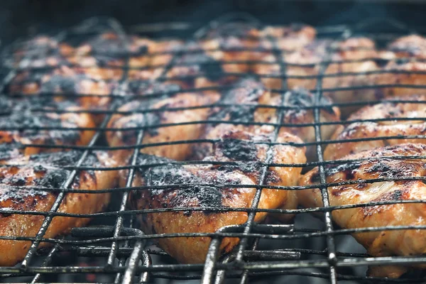 Grillhähnchen mit knuspriger Kruste — Stockfoto