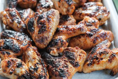 gevrek gevrek kabuk ile Barbekü tavuk