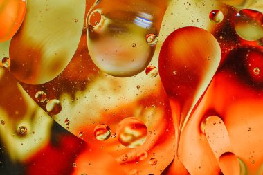 su damlaları ve petrol renkli arka plan