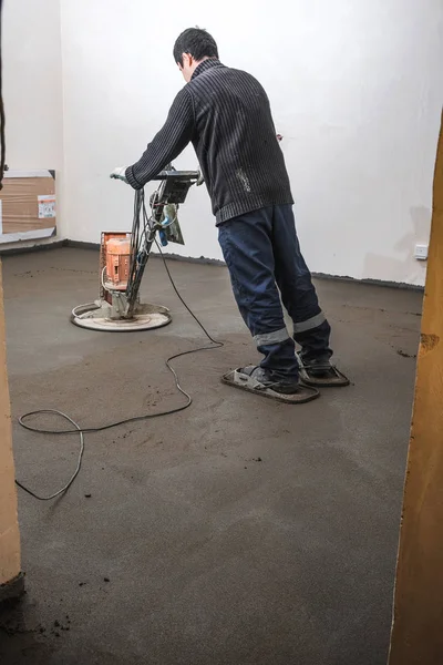 builders poured concrete at the construction site